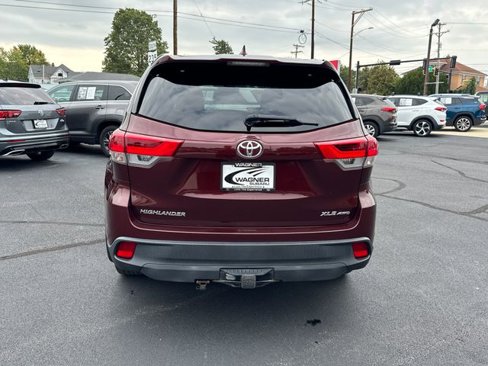 Used 2019 Toyota Highlander XLE image 6