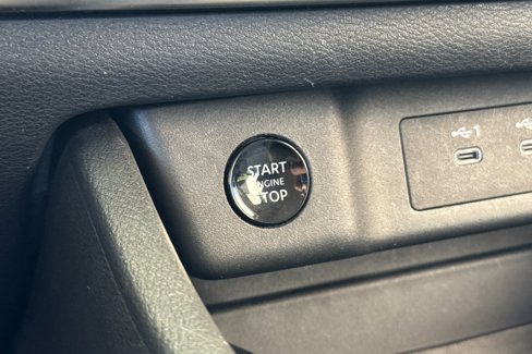 Used 2024 Nissan Rogue SV image 33