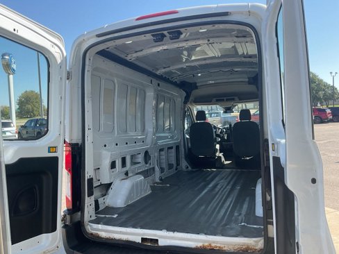 Used 2016 Ford Transit 250 148 Medium Roof image 9