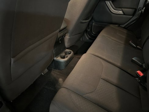 Used 2018 Jeep Wrangler Unlimited Sport S image 11