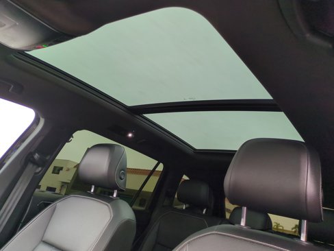 Used 2023 Volkswagen Tiguan SE R-Line image 30