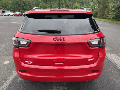 Used 2022 Jeep Compass Limited w/ (RED) Package image 4