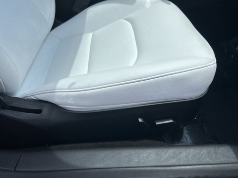 Used 2023 Tesla Model 3 Standard Range image 22