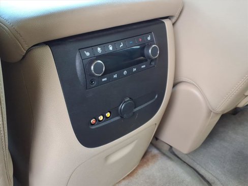 Used 2013 Chevrolet Suburban LTZ image 17