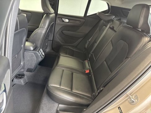 Certified 2024 Volvo XC40 B5 Plus w/ Climate Package image 17