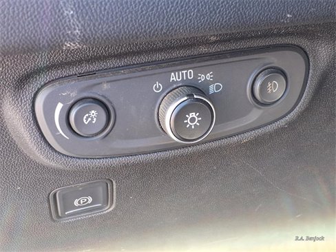 Used 2018 GMC Terrain SLT image 12
