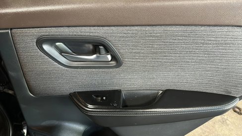 Used 2021 Nissan Rogue SV image 41