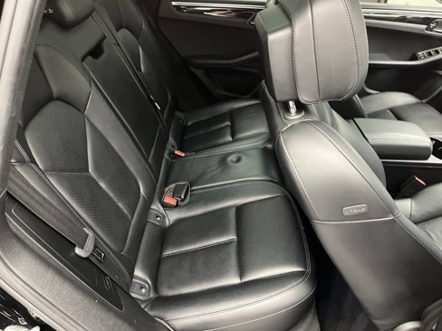 Used 2018 Porsche Macan S image 35