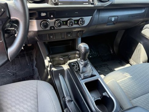 Used 2020 Toyota Tacoma SR image 16
