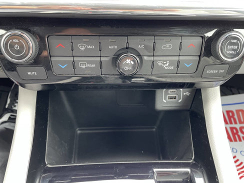 Used 2022 Jeep Compass Limited image 25