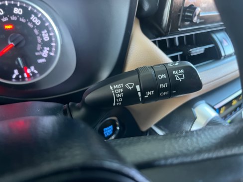 Used 2021 Toyota RAV4 XLE image 11