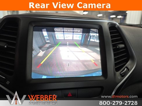 Used 2019 Jeep Cherokee Trailhawk w/ Cold Weather Group image 10