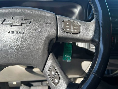 Used 2005 Chevrolet Avalanche LS w/ Onstar Plus Package image 17