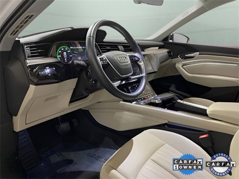 Used 2021 Audi e-tron Premium Plus w/ Premium Plus Package image 65