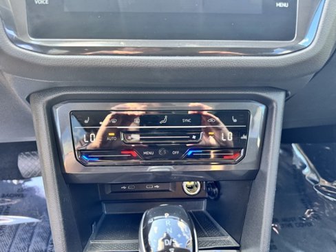 Certified 2022 Volkswagen Tiguan SE image 26