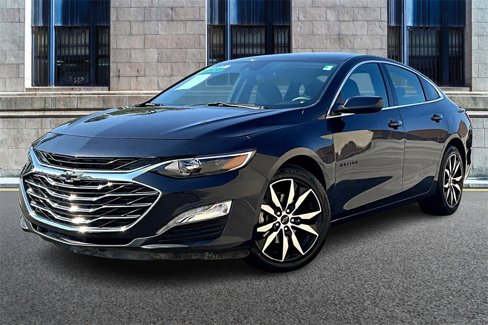 Used 2023 Chevrolet Malibu RS image 2