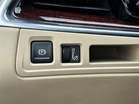 Used 2017 Cadillac XT5 Luxury w/ Driver Awareness Package image 29