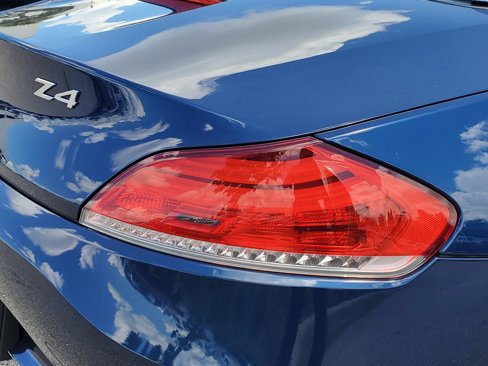 Used 2009 BMW Z4 sDrive35i image 14