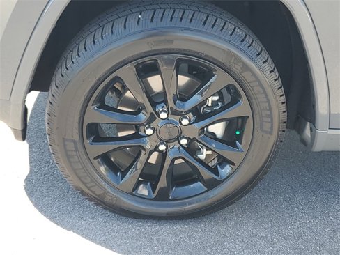 Used 2021 Jeep Grand Cherokee Laredo X image 31