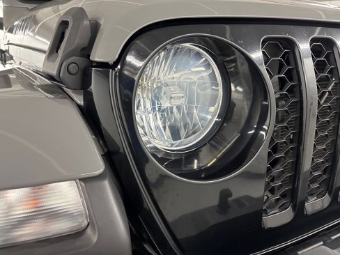 Used 2021 Jeep Gladiator Willys image 11
