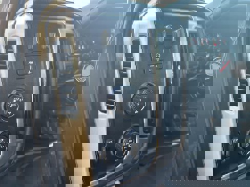 Used 2018 GMC Sierra 1500 SLE w/ SLE Value Package image 10