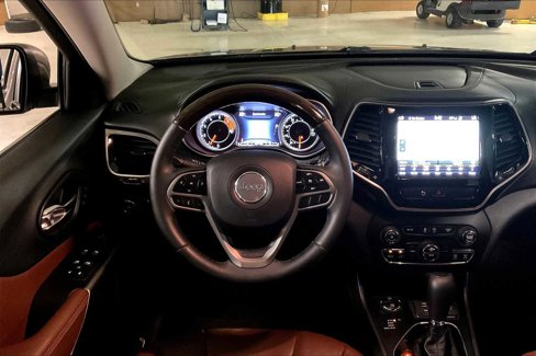 Used 2019 Jeep Cherokee Overland w/ Heavy Duty Protection Group image 5
