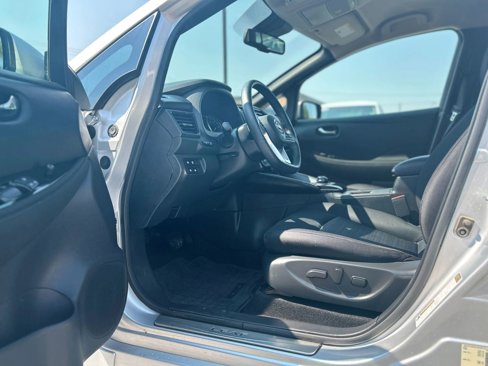 Used 2023 Nissan Leaf SV Plus image 11