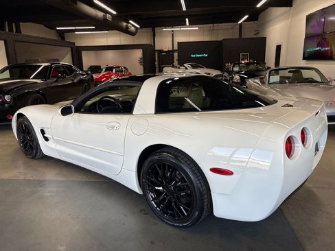 Used 2002 Chevrolet Corvette Coupe image 7