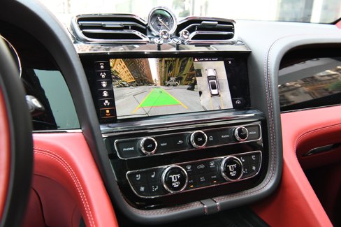 Used 2023 Bentley Bentayga image 17