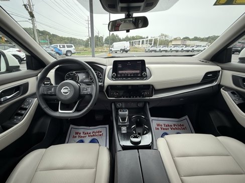 Certified 2021 Nissan Rogue SV w/ Premium Package image 23
