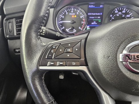 Used 2018 Nissan Rogue SV image 28