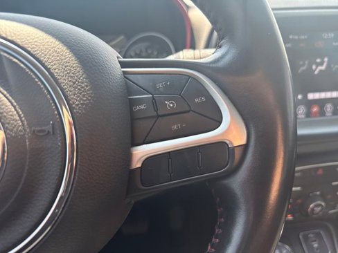 Used 2020 Jeep Compass Trailhawk image 15