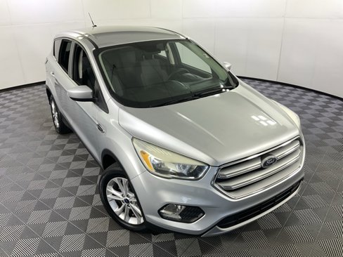 Used 2017 Ford Escape SE image 41