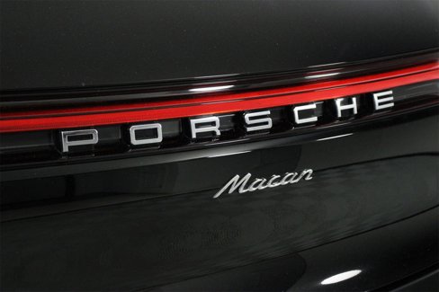 Certified 2025 Porsche Macan image 22