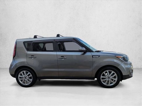 Used 2018 Kia Soul + image 4
