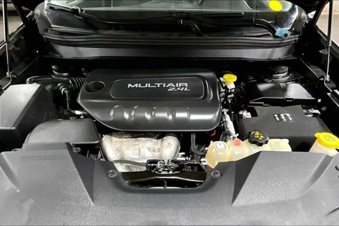 Used 2019 Jeep Cherokee Latitude Plus w/ Cold Weather Group image 31