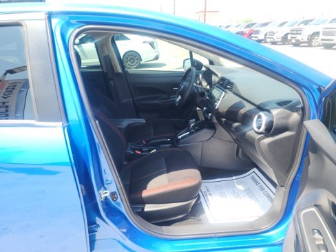 Used 2022 Nissan Versa SR image 24