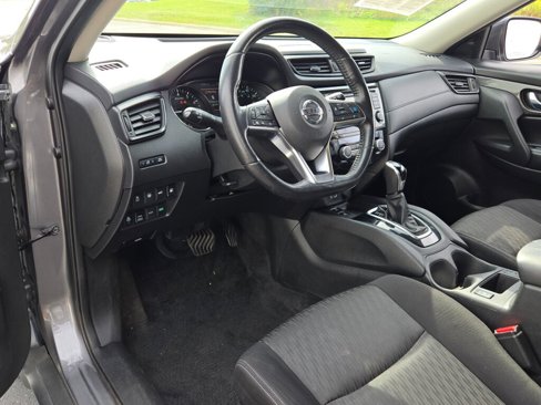 Used 2019 Nissan Rogue SV w/ Sun & Sound Touring Package image 17