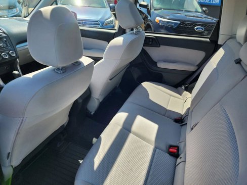 Used 2015 Subaru Forester 2.5i Premium w/ All-Weather Package image 9