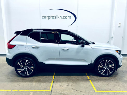 Used 2022 Volvo XC40 T5 R-Design w/ Advanced Package image 8