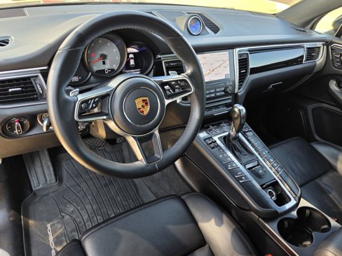 Used 2018 Porsche Macan S w/ Premium Package Plus image 4
