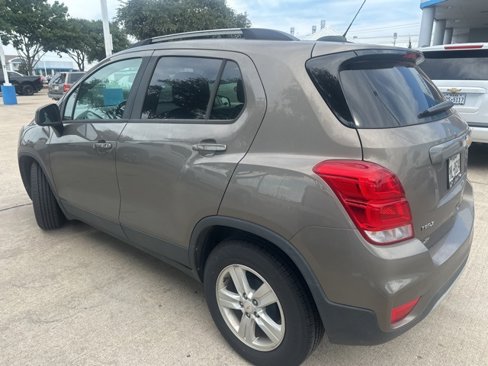 Used 2021 Chevrolet Trax LT w/ LT Convenience Package image 5