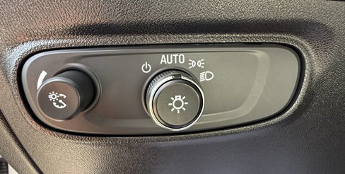 Used 2019 Chevrolet Equinox LS image 32
