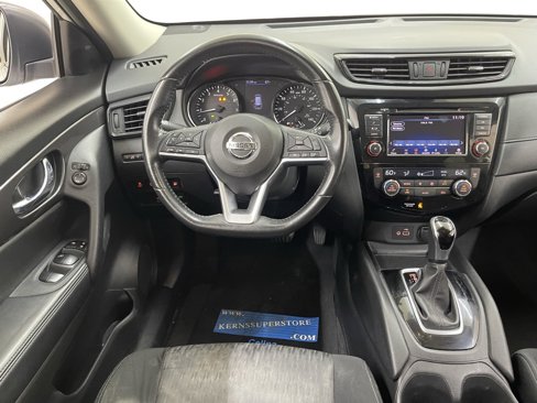 Used 2019 Nissan Rogue SV image 27