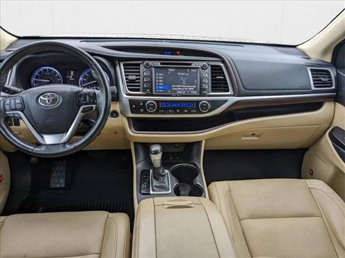 Used 2015 Toyota Highlander Limited Platinum image 16