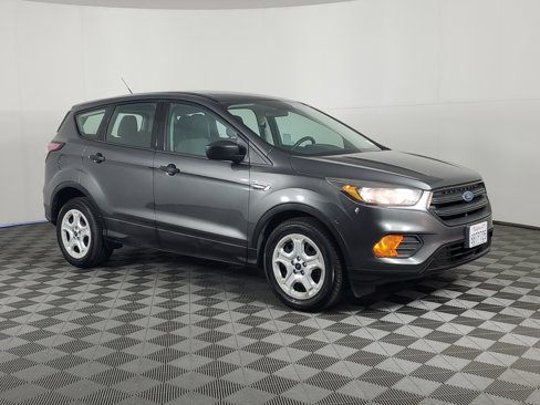 Used 2018 Ford Escape S image 2