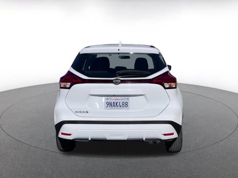 Used 2024 Nissan Kicks S image 12