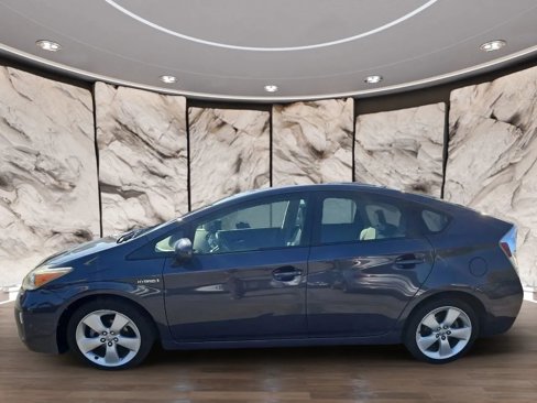 Used 2012 Toyota Prius Five image 3