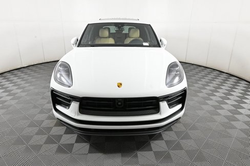 Certified 2025 Porsche Macan image 37