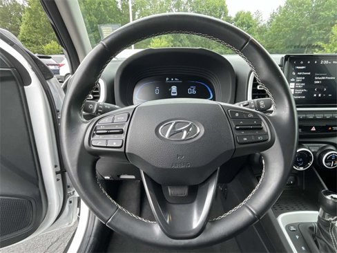 Certified 2023 Hyundai Venue Limited w/ Cargo Package image 12